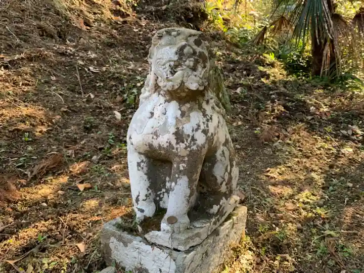 滝の不動尊の狛犬