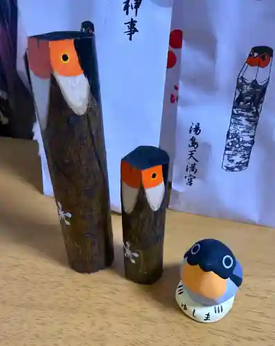 湯島天満宮の{uncategorized: "未分類", other: "その他", undefined: "問題あり", building: "その他建物", grave: "お墓", sacred_gate: "鳥居", guardian: "狛犬", statue: "像", buddha: "仏像", history: "歴史", nature: "自然", garden: "庭園", animal: "動物", pagoda: "塔", temizu: "手水舎", mountain_gate: "山門・神門", sanctuary: "本殿・本堂", subordinate: "末社・摂社", art: "芸術", scenery: "景色", jizo: "地蔵", ema: "絵馬", goshuin: "御朱印", omikuji: "おみくじ", items: "授与品その他", amulet: "お守り", goshuincho: "御朱印帳", eats: "食事", festival: "お祭り", votive_dance: "神楽", shichigosan: "七五三参", wedding: "結婚式", experience: "体験その他", initially: "初詣", around: "周辺", anti_infection: "感染症対策"}