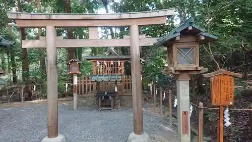 大神神社の末社