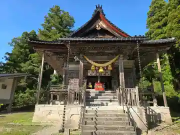 二上射水神社の{uncategorized: "未分類", other: "その他", undefined: "問題あり", building: "その他建物", grave: "お墓", sacred_gate: "鳥居", guardian: "狛犬", statue: "像", buddha: "仏像", history: "歴史", nature: "自然", garden: "庭園", animal: "動物", pagoda: "塔", temizu: "手水舎", mountain_gate: "山門・神門", sanctuary: "本殿・本堂", subordinate: "末社・摂社", art: "芸術", scenery: "景色", jizo: "地蔵", ema: "絵馬", goshuin: "御朱印", omikuji: "おみくじ", items: "授与品その他", amulet: "お守り", goshuincho: "御朱印帳", eats: "食事", festival: "お祭り", votive_dance: "神楽", shichigosan: "七五三参", wedding: "結婚式", experience: "体験その他", initially: "初詣", around: "周辺", anti_infection: "感染症対策"}
