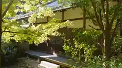 吟松寺の本殿