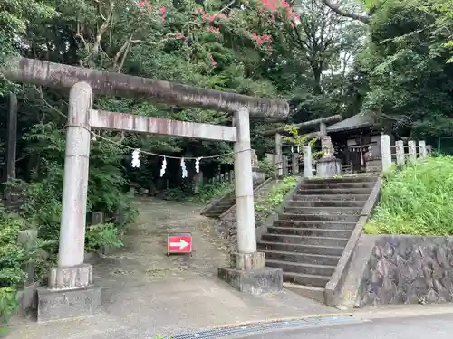 曾屋神社の末社