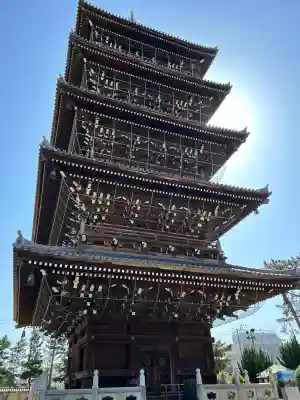 善通寺の{uncategorized: "未分類", other: "その他", undefined: "問題あり", building: "その他建物", grave: "お墓", sacred_gate: "鳥居", guardian: "狛犬", statue: "像", buddha: "仏像", history: "歴史", nature: "自然", garden: "庭園", animal: "動物", pagoda: "塔", temizu: "手水舎", mountain_gate: "山門・神門", sanctuary: "本殿・本堂", subordinate: "末社・摂社", art: "芸術", scenery: "景色", jizo: "地蔵", ema: "絵馬", goshuin: "御朱印", omikuji: "おみくじ", items: "授与品その他", amulet: "お守り", goshuincho: "御朱印帳", eats: "食事", festival: "お祭り", votive_dance: "神楽", shichigosan: "七五三参", wedding: "結婚式", experience: "体験その他", initially: "初詣", around: "周辺", anti_infection: "感染症対策"}
