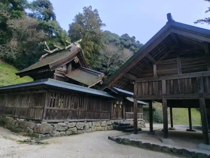眞名井神社の{uncategorized: "未分類", other: "その他", undefined: "問題あり", building: "その他建物", grave: "お墓", sacred_gate: "鳥居", guardian: "狛犬", statue: "像", buddha: "仏像", history: "歴史", nature: "自然", garden: "庭園", animal: "動物", pagoda: "塔", temizu: "手水舎", mountain_gate: "山門・神門", sanctuary: "本殿・本堂", subordinate: "末社・摂社", art: "芸術", scenery: "景色", jizo: "地蔵", ema: "絵馬", goshuin: "御朱印", omikuji: "おみくじ", items: "授与品その他", amulet: "お守り", goshuincho: "御朱印帳", eats: "食事", festival: "お祭り", votive_dance: "神楽", shichigosan: "七五三参", wedding: "結婚式", experience: "体験その他", initially: "初詣", around: "周辺", anti_infection: "感染症対策"}