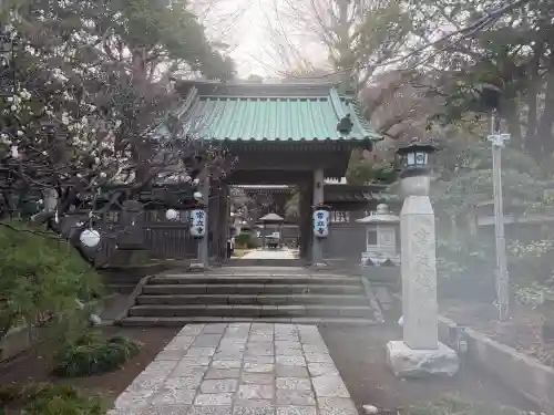 常立寺の{uncategorized: "未分類", other: "その他", undefined: "問題あり", building: "その他建物", grave: "お墓", sacred_gate: "鳥居", guardian: "狛犬", statue: "像", buddha: "仏像", history: "歴史", nature: "自然", garden: "庭園", animal: "動物", pagoda: "塔", temizu: "手水舎", mountain_gate: "山門・神門", sanctuary: "本殿・本堂", subordinate: "末社・摂社", art: "芸術", scenery: "景色", jizo: "地蔵", ema: "絵馬", goshuin: "御朱印", omikuji: "おみくじ", items: "授与品その他", amulet: "お守り", goshuincho: "御朱印帳", eats: "食事", festival: "お祭り", votive_dance: "神楽", shichigosan: "七五三参", wedding: "結婚式", experience: "体験その他", initially: "初詣", around: "周辺", anti_infection: "感染症対策"}