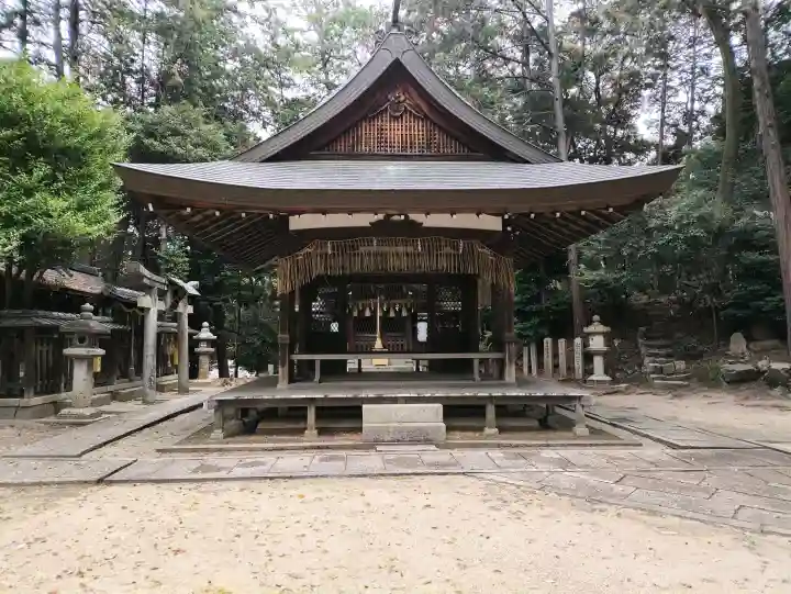 北白川天神宮の{uncategorized: "未分類", other: "その他", undefined: "問題あり", building: "その他建物", grave: "お墓", sacred_gate: "鳥居", guardian: "狛犬", statue: "像", buddha: "仏像", history: "歴史", nature: "自然", garden: "庭園", animal: "動物", pagoda: "塔", temizu: "手水舎", mountain_gate: "山門・神門", sanctuary: "本殿・本堂", subordinate: "末社・摂社", art: "芸術", scenery: "景色", jizo: "地蔵", ema: "絵馬", goshuin: "御朱印", omikuji: "おみくじ", items: "授与品その他", amulet: "お守り", goshuincho: "御朱印帳", eats: "食事", festival: "お祭り", votive_dance: "神楽", shichigosan: "七五三参", wedding: "結婚式", experience: "体験その他", initially: "初詣", around: "周辺", anti_infection: "感染症対策"}