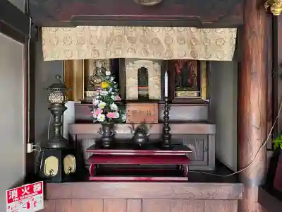 西徳寺の{uncategorized: "未分類", other: "その他", undefined: "問題あり", building: "その他建物", grave: "お墓", sacred_gate: "鳥居", guardian: "狛犬", statue: "像", buddha: "仏像", history: "歴史", nature: "自然", garden: "庭園", animal: "動物", pagoda: "塔", temizu: "手水舎", mountain_gate: "山門・神門", sanctuary: "本殿・本堂", subordinate: "末社・摂社", art: "芸術", scenery: "景色", jizo: "地蔵", ema: "絵馬", goshuin: "御朱印", omikuji: "おみくじ", items: "授与品その他", amulet: "お守り", goshuincho: "御朱印帳", eats: "食事", festival: "お祭り", votive_dance: "神楽", shichigosan: "七五三参", wedding: "結婚式", experience: "体験その他", initially: "初詣", around: "周辺", anti_infection: "感染症対策"}