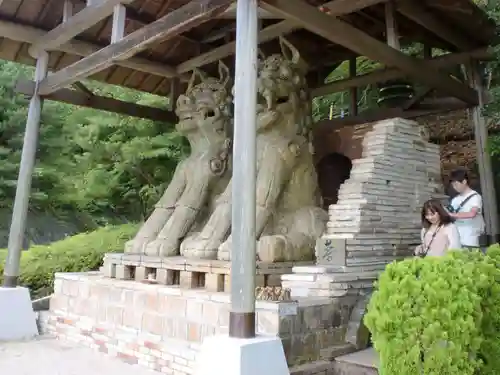八王子神社の狛犬