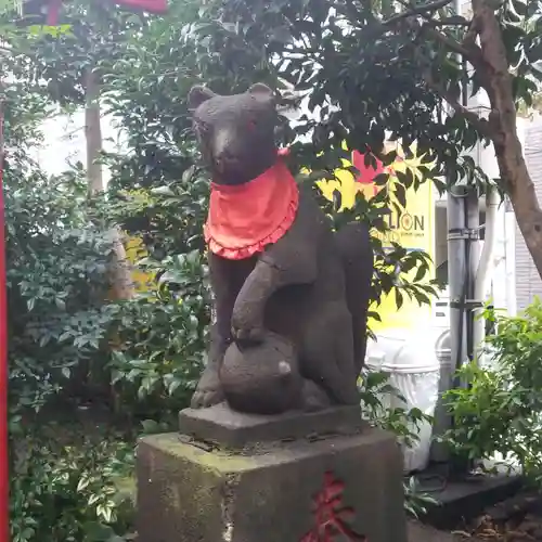 上布田稲荷神社の狛犬