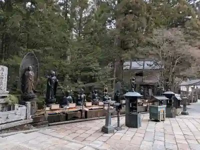 高野山金剛峯寺奥の院(和歌山県)