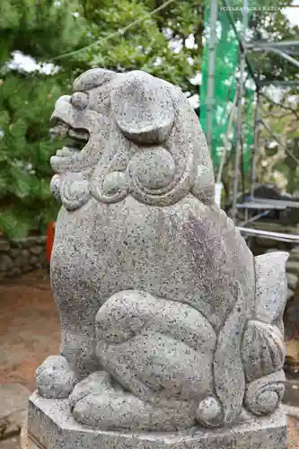 湊稲荷神社の狛犬