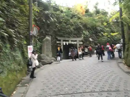 銭洗弁財天宇賀福神社の鳥居