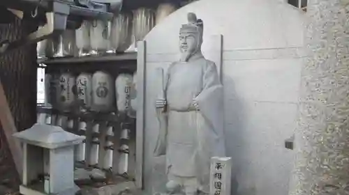 若一神社の像