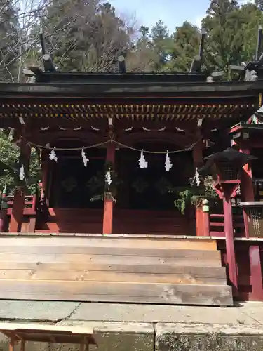 新海三社神社の本殿