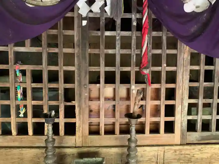 深草岩屋観音堂(深草山瑞岩寺奥院)の本殿・本堂