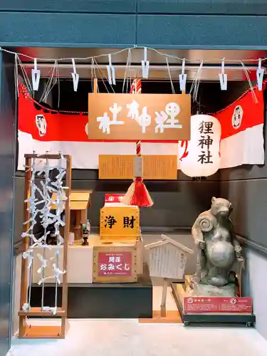 本陣狸大明神社の本殿