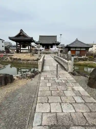 家原寺の{uncategorized: "未分類", other: "その他", undefined: "問題あり", building: "その他建物", grave: "お墓", sacred_gate: "鳥居", guardian: "狛犬", statue: "像", buddha: "仏像", history: "歴史", nature: "自然", garden: "庭園", animal: "動物", pagoda: "塔", temizu: "手水舎", mountain_gate: "山門・神門", sanctuary: "本殿・本堂", subordinate: "末社・摂社", art: "芸術", scenery: "景色", jizo: "地蔵", ema: "絵馬", goshuin: "御朱印", omikuji: "おみくじ", items: "授与品その他", amulet: "お守り", goshuincho: "御朱印帳", eats: "食事", festival: "お祭り", votive_dance: "神楽", shichigosan: "七五三参", wedding: "結婚式", experience: "体験その他", initially: "初詣", around: "周辺", anti_infection: "感染症対策"}