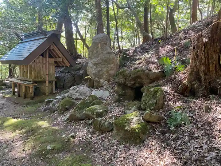 元伊勢内宮 皇大神社の{uncategorized: "未分類", other: "その他", undefined: "問題あり", building: "その他建物", grave: "お墓", sacred_gate: "鳥居", guardian: "狛犬", statue: "像", buddha: "仏像", history: "歴史", nature: "自然", garden: "庭園", animal: "動物", pagoda: "塔", temizu: "手水舎", mountain_gate: "山門・神門", sanctuary: "本殿・本堂", subordinate: "末社・摂社", art: "芸術", scenery: "景色", jizo: "地蔵", ema: "絵馬", goshuin: "御朱印", omikuji: "おみくじ", items: "授与品その他", amulet: "お守り", goshuincho: "御朱印帳", eats: "食事", festival: "お祭り", votive_dance: "神楽", shichigosan: "七五三参", wedding: "結婚式", experience: "体験その他", initially: "初詣", around: "周辺", anti_infection: "感染症対策"}