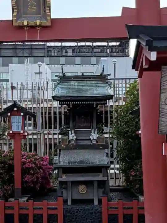 伏見稲荷神社の{uncategorized: "未分類", other: "その他", undefined: "問題あり", building: "その他建物", grave: "お墓", sacred_gate: "鳥居", guardian: "狛犬", statue: "像", buddha: "仏像", history: "歴史", nature: "自然", garden: "庭園", animal: "動物", pagoda: "塔", temizu: "手水舎", mountain_gate: "山門・神門", sanctuary: "本殿・本堂", subordinate: "末社・摂社", art: "芸術", scenery: "景色", jizo: "地蔵", ema: "絵馬", goshuin: "御朱印", omikuji: "おみくじ", items: "授与品その他", amulet: "お守り", goshuincho: "御朱印帳", eats: "食事", festival: "お祭り", votive_dance: "神楽", shichigosan: "七五三参", wedding: "結婚式", experience: "体験その他", initially: "初詣", around: "周辺", anti_infection: "感染症対策"}