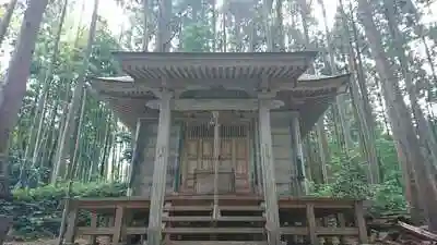 三峰神社の本殿