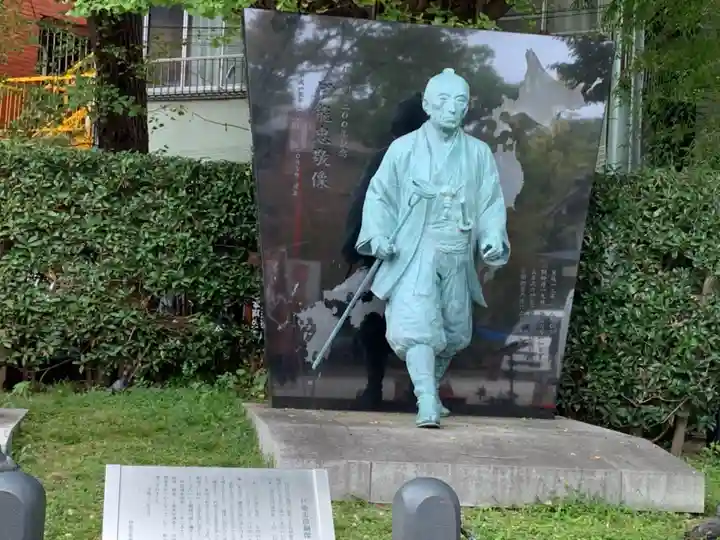 富岡八幡宮の像