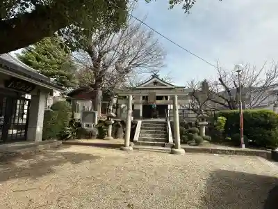 鎮宅霊符社の{uncategorized: "未分類", other: "その他", undefined: "問題あり", building: "その他建物", grave: "お墓", sacred_gate: "鳥居", guardian: "狛犬", statue: "像", buddha: "仏像", history: "歴史", nature: "自然", garden: "庭園", animal: "動物", pagoda: "塔", temizu: "手水舎", mountain_gate: "山門・神門", sanctuary: "本殿・本堂", subordinate: "末社・摂社", art: "芸術", scenery: "景色", jizo: "地蔵", ema: "絵馬", goshuin: "御朱印", omikuji: "おみくじ", items: "授与品その他", amulet: "お守り", goshuincho: "御朱印帳", eats: "食事", festival: "お祭り", votive_dance: "神楽", shichigosan: "七五三参", wedding: "結婚式", experience: "体験その他", initially: "初詣", around: "周辺", anti_infection: "感染症対策"}
