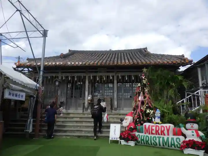 沖宮の本殿・本堂