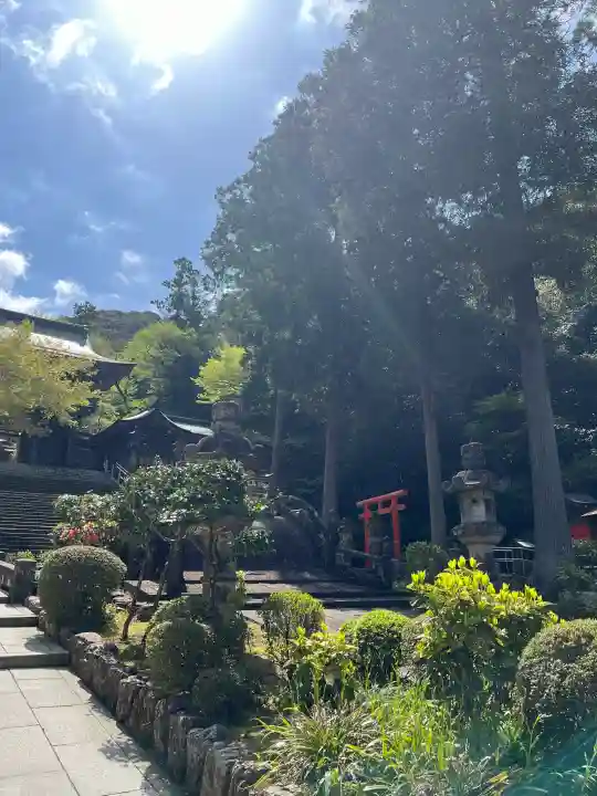 伊奈波神社の{uncategorized: "未分類", other: "その他", undefined: "問題あり", building: "その他建物", grave: "お墓", sacred_gate: "鳥居", guardian: "狛犬", statue: "像", buddha: "仏像", history: "歴史", nature: "自然", garden: "庭園", animal: "動物", pagoda: "塔", temizu: "手水舎", mountain_gate: "山門・神門", sanctuary: "本殿・本堂", subordinate: "末社・摂社", art: "芸術", scenery: "景色", jizo: "地蔵", ema: "絵馬", goshuin: "御朱印", omikuji: "おみくじ", items: "授与品その他", amulet: "お守り", goshuincho: "御朱印帳", eats: "食事", festival: "お祭り", votive_dance: "神楽", shichigosan: "七五三参", wedding: "結婚式", experience: "体験その他", initially: "初詣", around: "周辺", anti_infection: "感染症対策"}