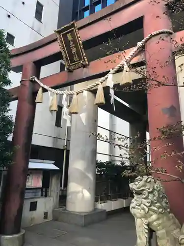 築土神社の鳥居