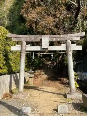 岸根杉山神社の{uncategorized: "未分類", other: "その他", undefined: "問題あり", building: "その他建物", grave: "お墓", sacred_gate: "鳥居", guardian: "狛犬", statue: "像", buddha: "仏像", history: "歴史", nature: "自然", garden: "庭園", animal: "動物", pagoda: "塔", temizu: "手水舎", mountain_gate: "山門・神門", sanctuary: "本殿・本堂", subordinate: "末社・摂社", art: "芸術", scenery: "景色", jizo: "地蔵", ema: "絵馬", goshuin: "御朱印", omikuji: "おみくじ", items: "授与品その他", amulet: "お守り", goshuincho: "御朱印帳", eats: "食事", festival: "お祭り", votive_dance: "神楽", shichigosan: "七五三参", wedding: "結婚式", experience: "体験その他", initially: "初詣", around: "周辺", anti_infection: "感染症対策"}