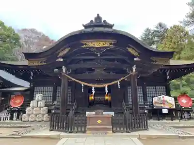 武田神社の本殿・本堂