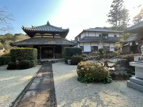 浄眼寺の{uncategorized: "未分類", other: "その他", undefined: "問題あり", building: "その他建物", grave: "お墓", sacred_gate: "鳥居", guardian: "狛犬", statue: "像", buddha: "仏像", history: "歴史", nature: "自然", garden: "庭園", animal: "動物", pagoda: "塔", temizu: "手水舎", mountain_gate: "山門・神門", sanctuary: "本殿・本堂", subordinate: "末社・摂社", art: "芸術", scenery: "景色", jizo: "地蔵", ema: "絵馬", goshuin: "御朱印", omikuji: "おみくじ", items: "授与品その他", amulet: "お守り", goshuincho: "御朱印帳", eats: "食事", festival: "お祭り", votive_dance: "神楽", shichigosan: "七五三参", wedding: "結婚式", experience: "体験その他", initially: "初詣", around: "周辺", anti_infection: "感染症対策"}
