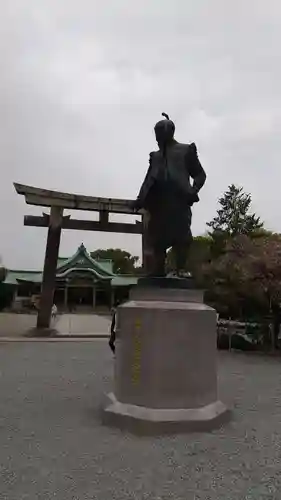 豊國神社の像