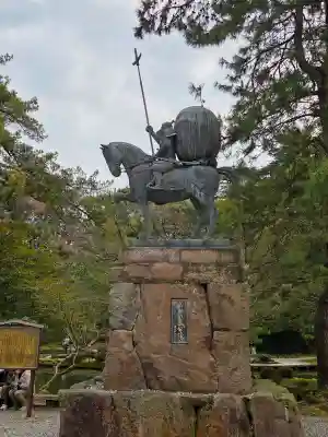 尾山神社の{uncategorized: "未分類", other: "その他", undefined: "問題あり", building: "その他建物", grave: "お墓", sacred_gate: "鳥居", guardian: "狛犬", statue: "像", buddha: "仏像", history: "歴史", nature: "自然", garden: "庭園", animal: "動物", pagoda: "塔", temizu: "手水舎", mountain_gate: "山門・神門", sanctuary: "本殿・本堂", subordinate: "末社・摂社", art: "芸術", scenery: "景色", jizo: "地蔵", ema: "絵馬", goshuin: "御朱印", omikuji: "おみくじ", items: "授与品その他", amulet: "お守り", goshuincho: "御朱印帳", eats: "食事", festival: "お祭り", votive_dance: "神楽", shichigosan: "七五三参", wedding: "結婚式", experience: "体験その他", initially: "初詣", around: "周辺", anti_infection: "感染症対策"}