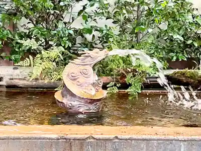 小野照崎神社の手水舎