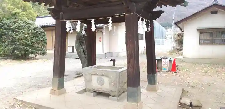 甲斐総社八幡神社の手水舎