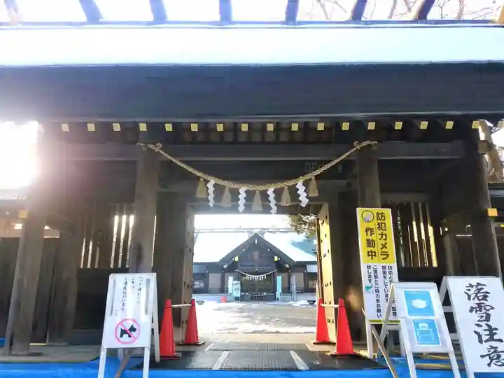千歳神社の山門・神門