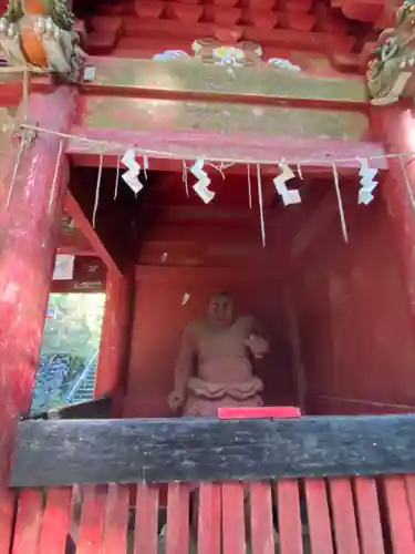 花園神社の像