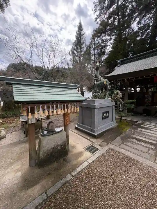 足助八幡宮の{uncategorized: "未分類", other: "その他", undefined: "問題あり", building: "その他建物", grave: "お墓", sacred_gate: "鳥居", guardian: "狛犬", statue: "像", buddha: "仏像", history: "歴史", nature: "自然", garden: "庭園", animal: "動物", pagoda: "塔", temizu: "手水舎", mountain_gate: "山門・神門", sanctuary: "本殿・本堂", subordinate: "末社・摂社", art: "芸術", scenery: "景色", jizo: "地蔵", ema: "絵馬", goshuin: "御朱印", omikuji: "おみくじ", items: "授与品その他", amulet: "お守り", goshuincho: "御朱印帳", eats: "食事", festival: "お祭り", votive_dance: "神楽", shichigosan: "七五三参", wedding: "結婚式", experience: "体験その他", initially: "初詣", around: "周辺", anti_infection: "感染症対策"}