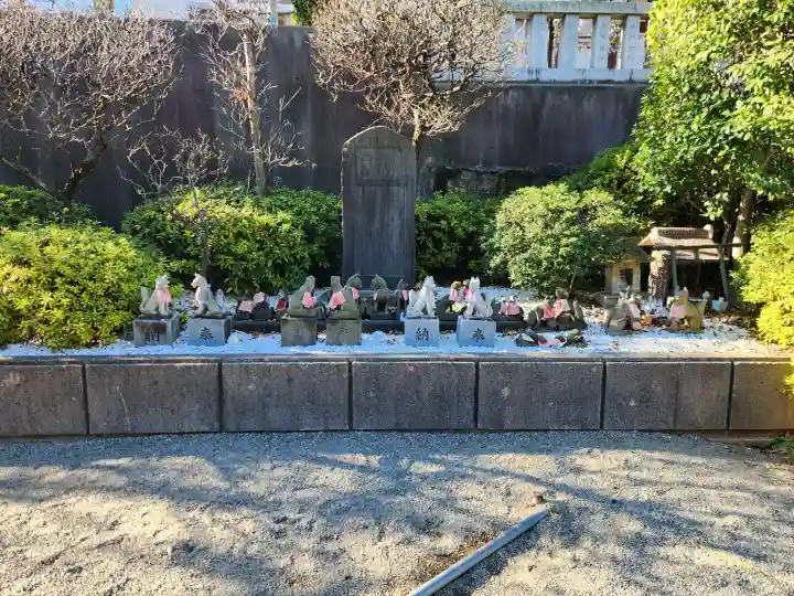赤羽八幡神社の{uncategorized: "未分類", other: "その他", undefined: "問題あり", building: "その他建物", grave: "お墓", sacred_gate: "鳥居", guardian: "狛犬", statue: "像", buddha: "仏像", history: "歴史", nature: "自然", garden: "庭園", animal: "動物", pagoda: "塔", temizu: "手水舎", mountain_gate: "山門・神門", sanctuary: "本殿・本堂", subordinate: "末社・摂社", art: "芸術", scenery: "景色", jizo: "地蔵", ema: "絵馬", goshuin: "御朱印", omikuji: "おみくじ", items: "授与品その他", amulet: "お守り", goshuincho: "御朱印帳", eats: "食事", festival: "お祭り", votive_dance: "神楽", shichigosan: "七五三参", wedding: "結婚式", experience: "体験その他", initially: "初詣", around: "周辺", anti_infection: "感染症対策"}