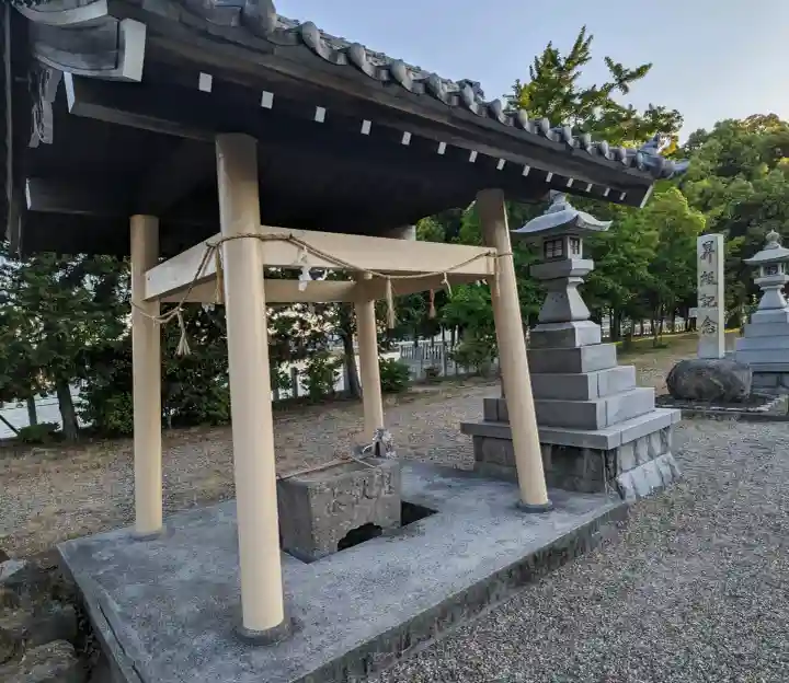 弥富神社の{uncategorized: "未分類", other: "その他", undefined: "問題あり", building: "その他建物", grave: "お墓", sacred_gate: "鳥居", guardian: "狛犬", statue: "像", buddha: "仏像", history: "歴史", nature: "自然", garden: "庭園", animal: "動物", pagoda: "塔", temizu: "手水舎", mountain_gate: "山門・神門", sanctuary: "本殿・本堂", subordinate: "末社・摂社", art: "芸術", scenery: "景色", jizo: "地蔵", ema: "絵馬", goshuin: "御朱印", omikuji: "おみくじ", items: "授与品その他", amulet: "お守り", goshuincho: "御朱印帳", eats: "食事", festival: "お祭り", votive_dance: "神楽", shichigosan: "七五三参", wedding: "結婚式", experience: "体験その他", initially: "初詣", around: "周辺", anti_infection: "感染症対策"}