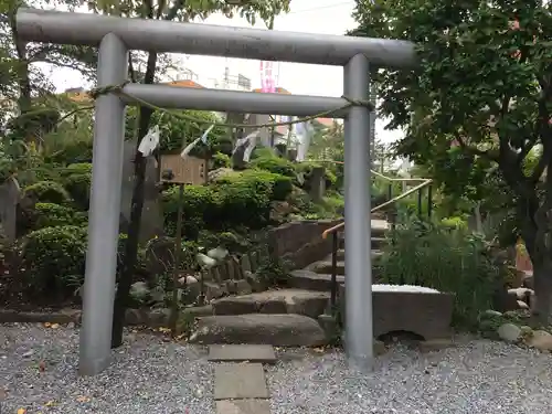 鎮守氷川神社の鳥居