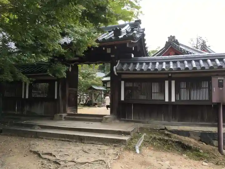 手向山八幡宮の山門・神門