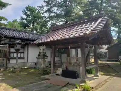 多太神社の手水舎