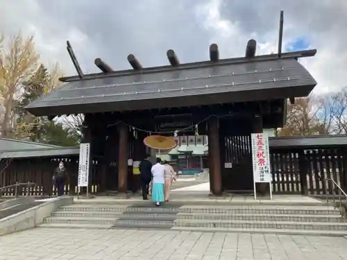 札幌護國神社の山門