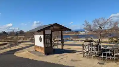 尾曳稲荷神社の周辺
