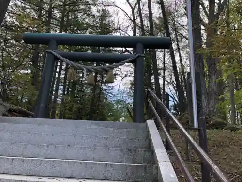 大谷地神社の{uncategorized: "未分類", other: "その他", undefined: "問題あり", building: "その他建物", grave: "お墓", sacred_gate: "鳥居", guardian: "狛犬", statue: "像", buddha: "仏像", history: "歴史", nature: "自然", garden: "庭園", animal: "動物", pagoda: "塔", temizu: "手水舎", mountain_gate: "山門・神門", sanctuary: "本殿・本堂", subordinate: "末社・摂社", art: "芸術", scenery: "景色", jizo: "地蔵", ema: "絵馬", goshuin: "御朱印", omikuji: "おみくじ", items: "授与品その他", amulet: "お守り", goshuincho: "御朱印帳", eats: "食事", festival: "お祭り", votive_dance: "神楽", shichigosan: "七五三参", wedding: "結婚式", experience: "体験その他", initially: "初詣", around: "周辺", anti_infection: "感染症対策"}