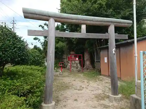 七所社の鳥居