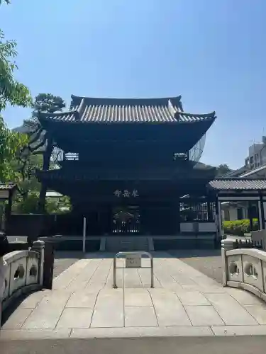 泉岳寺の{uncategorized: "未分類", other: "その他", undefined: "問題あり", building: "その他建物", grave: "お墓", sacred_gate: "鳥居", guardian: "狛犬", statue: "像", buddha: "仏像", history: "歴史", nature: "自然", garden: "庭園", animal: "動物", pagoda: "塔", temizu: "手水舎", mountain_gate: "山門・神門", sanctuary: "本殿・本堂", subordinate: "末社・摂社", art: "芸術", scenery: "景色", jizo: "地蔵", ema: "絵馬", goshuin: "御朱印", omikuji: "おみくじ", items: "授与品その他", amulet: "お守り", goshuincho: "御朱印帳", eats: "食事", festival: "お祭り", votive_dance: "神楽", shichigosan: "七五三参", wedding: "結婚式", experience: "体験その他", initially: "初詣", around: "周辺", anti_infection: "感染症対策"}
