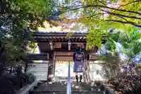 仏地院の山門・神門